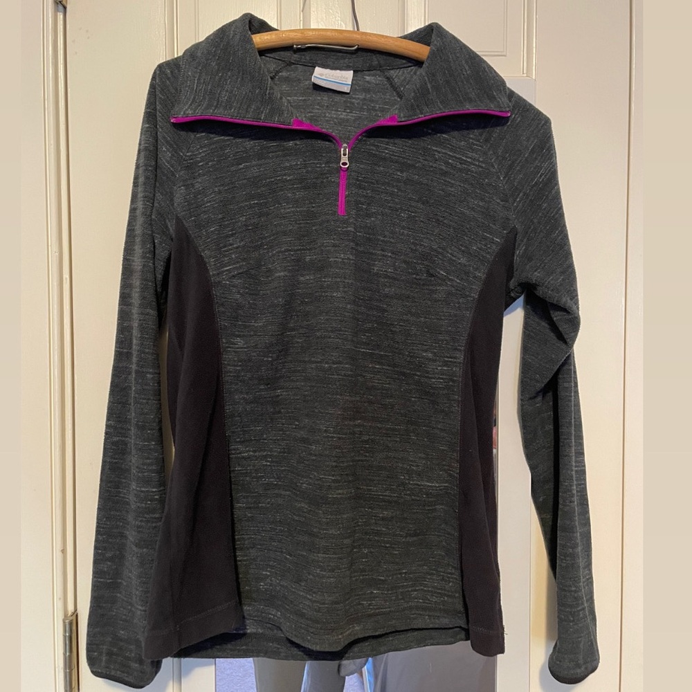*SOLD* columbia zip pull over